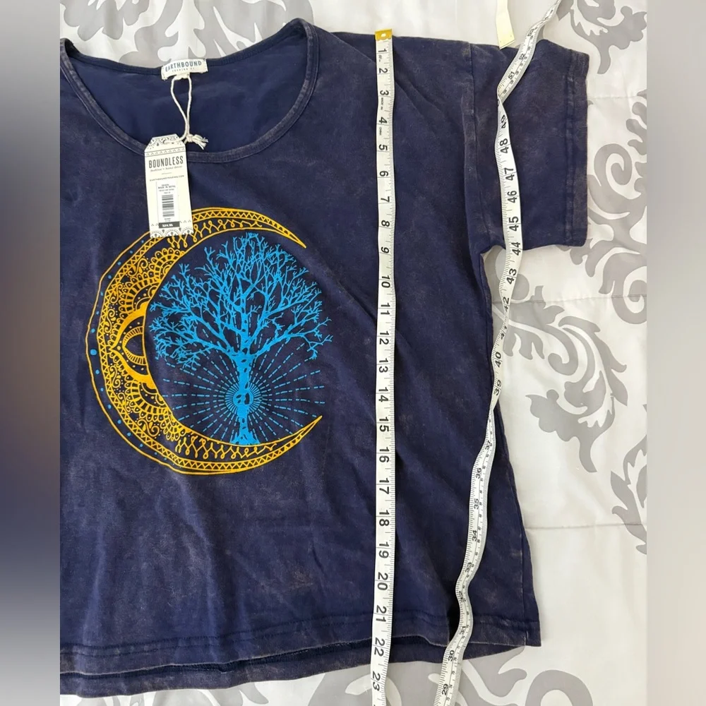 New Earthbound Moon Sun Duality Cotton Cropped T Shirt Medium NWT - Picture 7 of 8